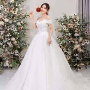 Váy cưới công chúa đuôi dài sang trọng
