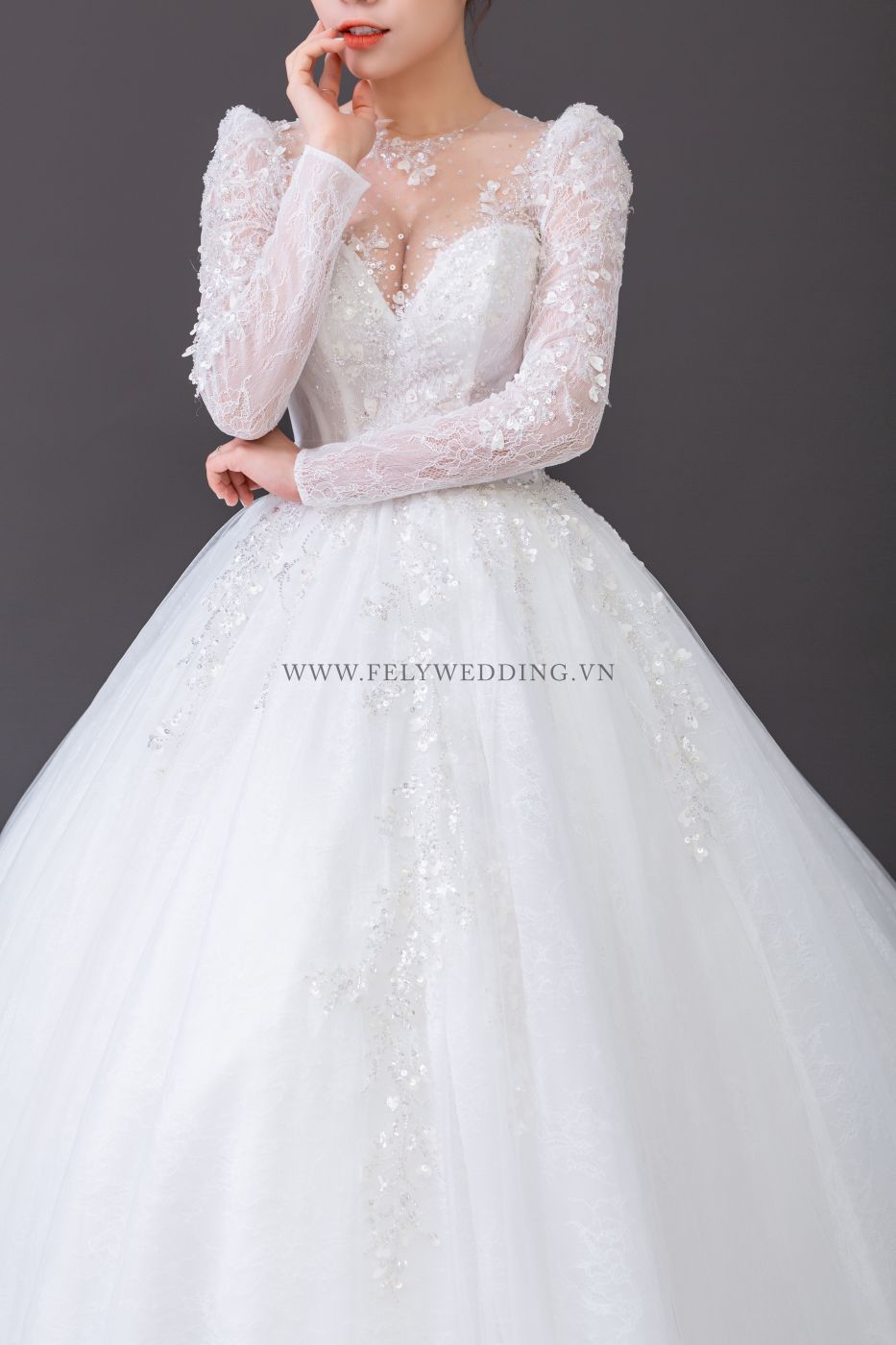 Váy cưới công chúa ren 3D công nghệ siết eo