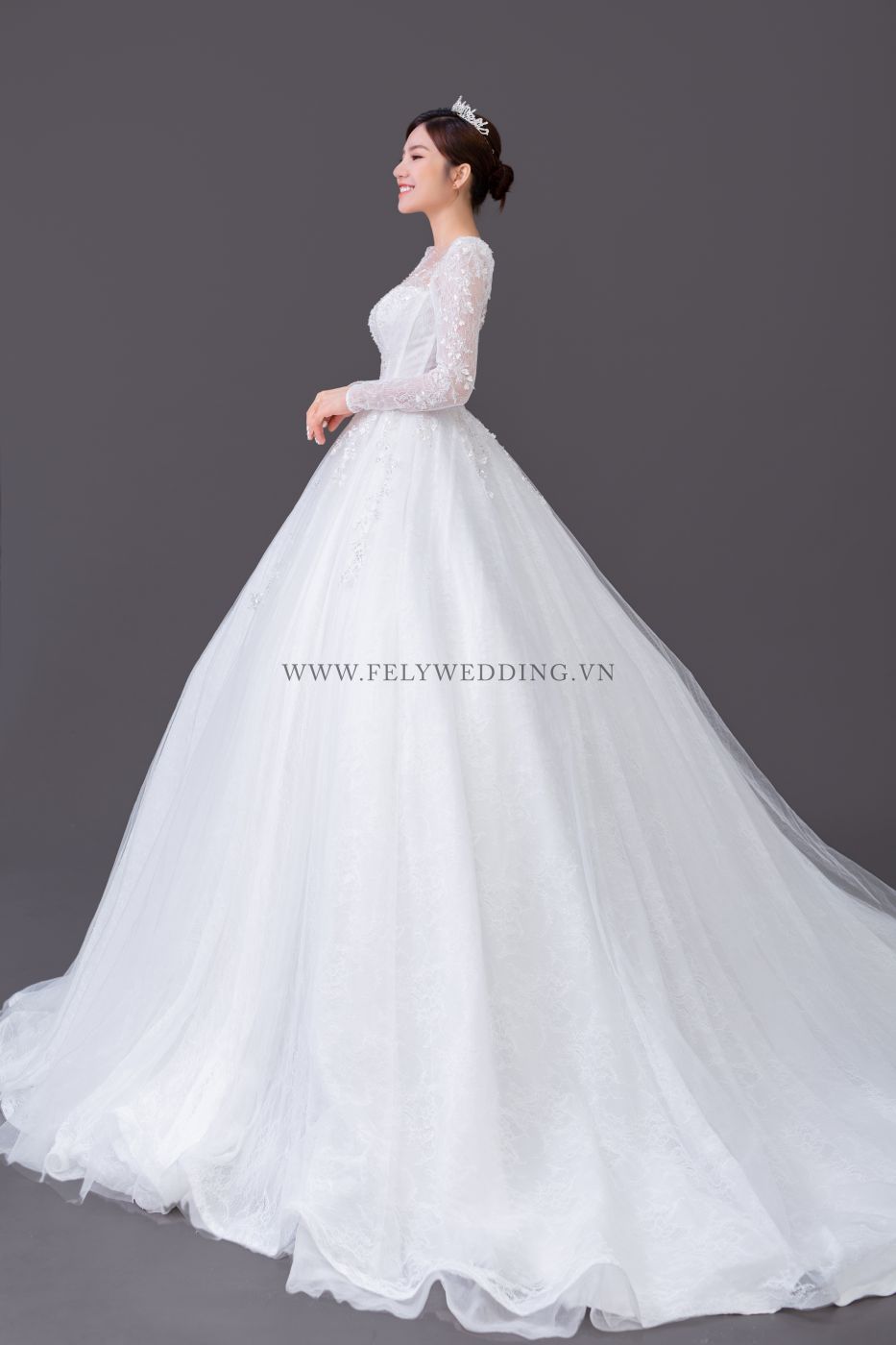 Váy cưới công chúa ren 3D công nghệ siết eo