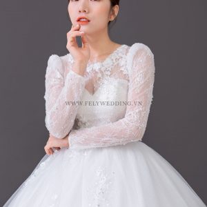 Váy cưới cổ điển bồng xèo ren mi