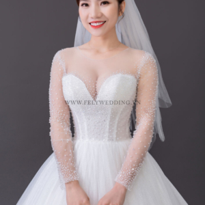 Váy cưới công chúa đính hạt pha lê lấp lánh