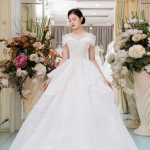 Váy cưới trễ vai sóng đính pha lê
