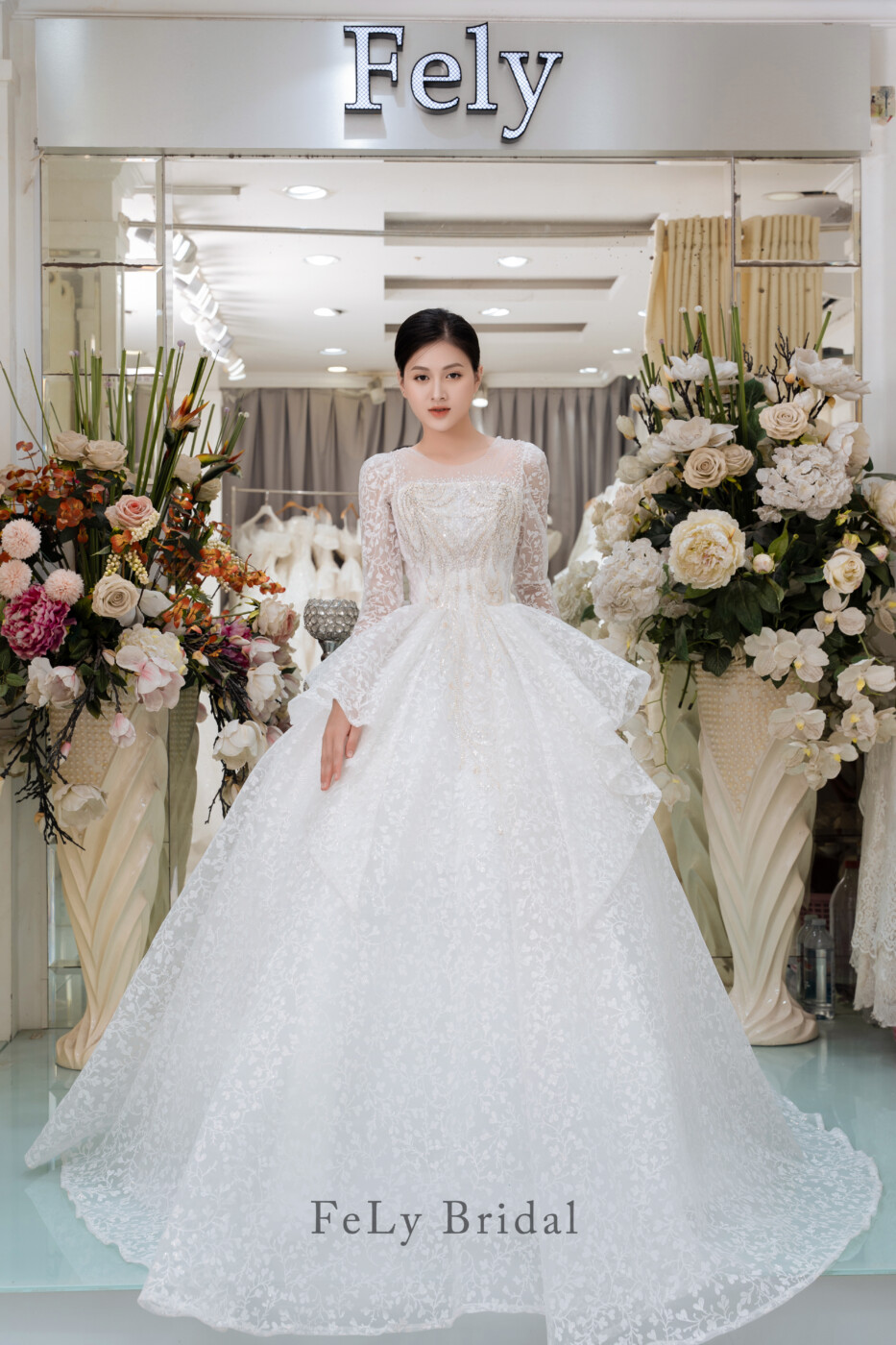 11 Váy cưới cho cô dâu mang bầu từ 3-8 tháng, đẹp không tưởng - NiNiStore  2023
