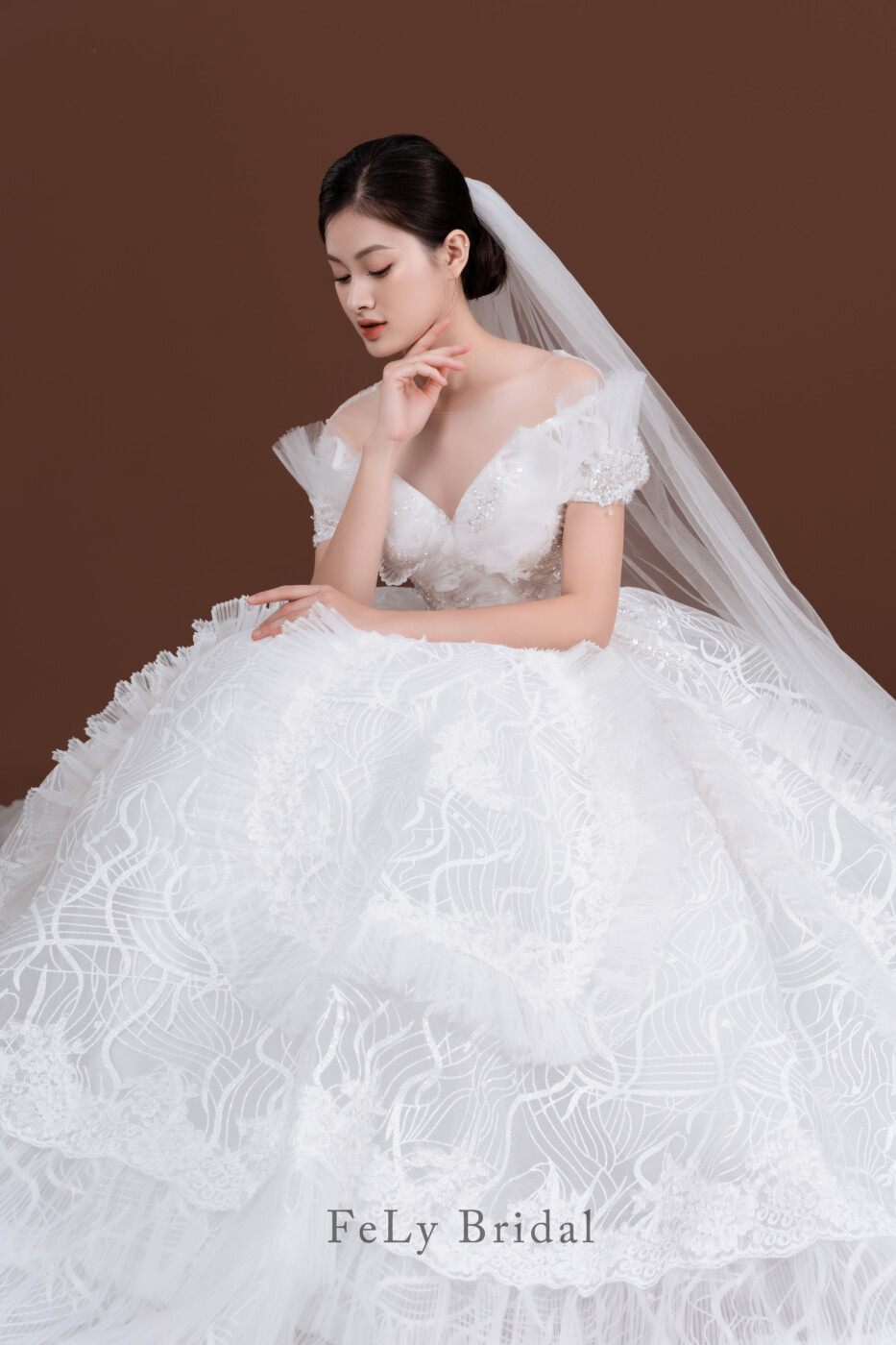 Váy cưới công chúa xếp ly theo phong cách Hàn Quốc