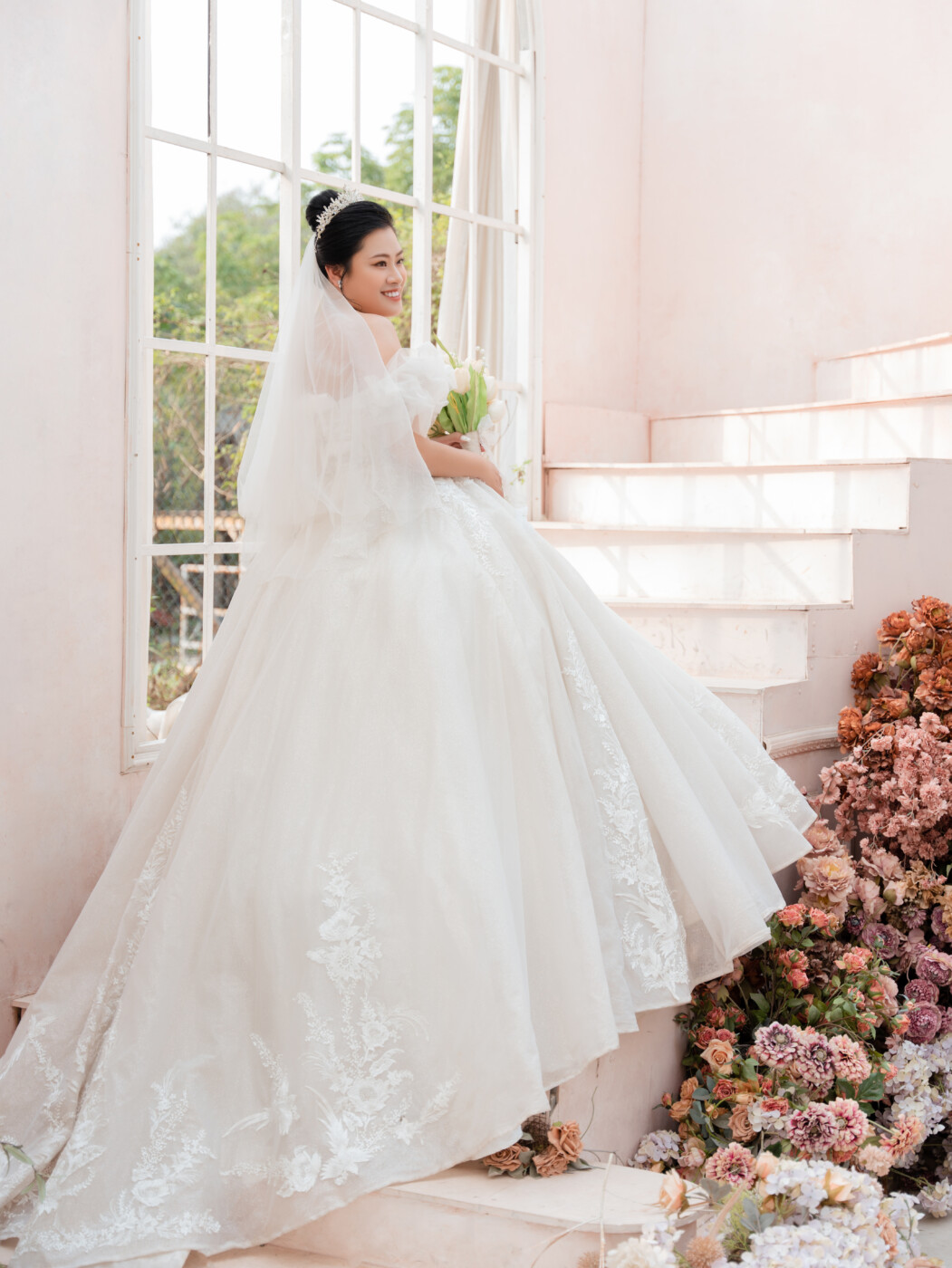 10 mẫu váy cưới công chúa dành cho các nàng dâu 2022