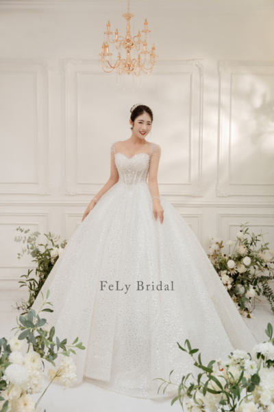 Váy cưới hở lưng minimalist cổ điển – Fiona