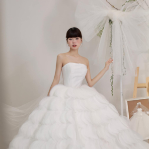 Váy Cưới Nhẹ Nhàng Bồng Bềnh