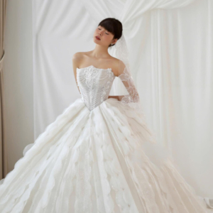 Váy cúp ngực đính đá bồng bềnh