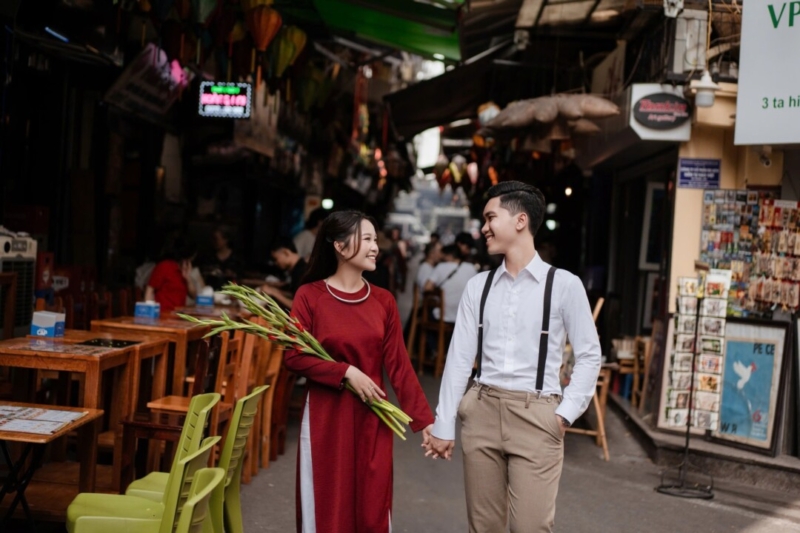 Chụp ảnh cưới ngoại cảnh tại phố Tạ Hiện Chụp ảnh cưới ngoại cảnh tại phố Tạ Hiện