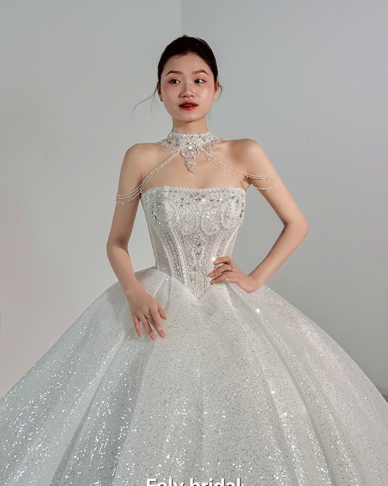 Váy cưới công chúa ánh kim Selena