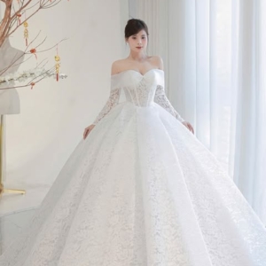 Váy cưới công chúa trễ vai tay dài