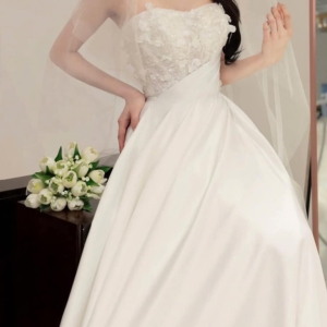 Mềm – Mẫu Váy Cưới Cúp Ngực Đắp Ren 3D Tinh Tế Cho Cô Dâu Thanh Lịch