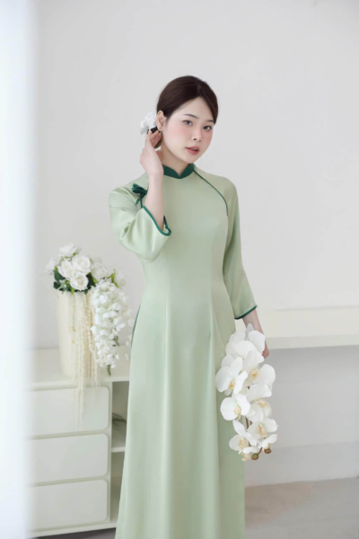Áo dài lụa bê tráp phối sắc Tịnh Uyên