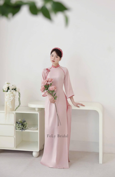 Áo dài lụa bê tráp phối sắc Tịnh Uyên