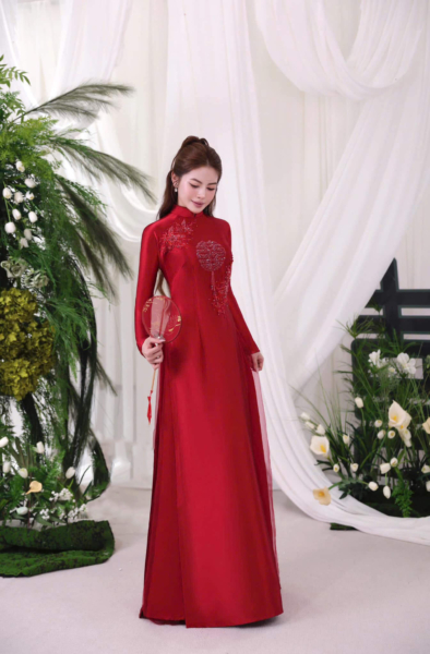 Áo dài lụa đỏ thêu Song Hỷ kết ngọc