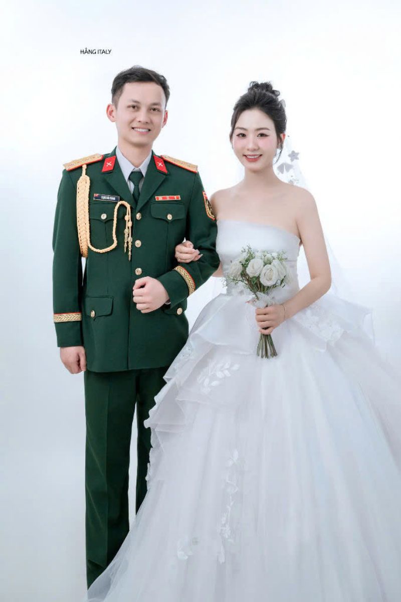 chup anh cuoi cong an 2