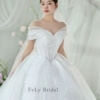 Váy cưới công chúa trễ vai cổ tim