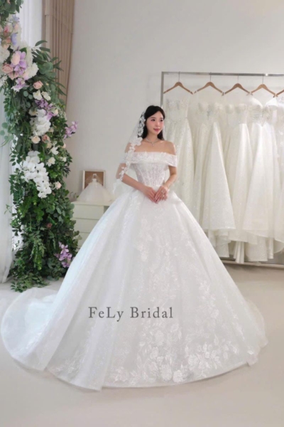 vay cuoi cong chua tre vai kim hoa vi van (2)