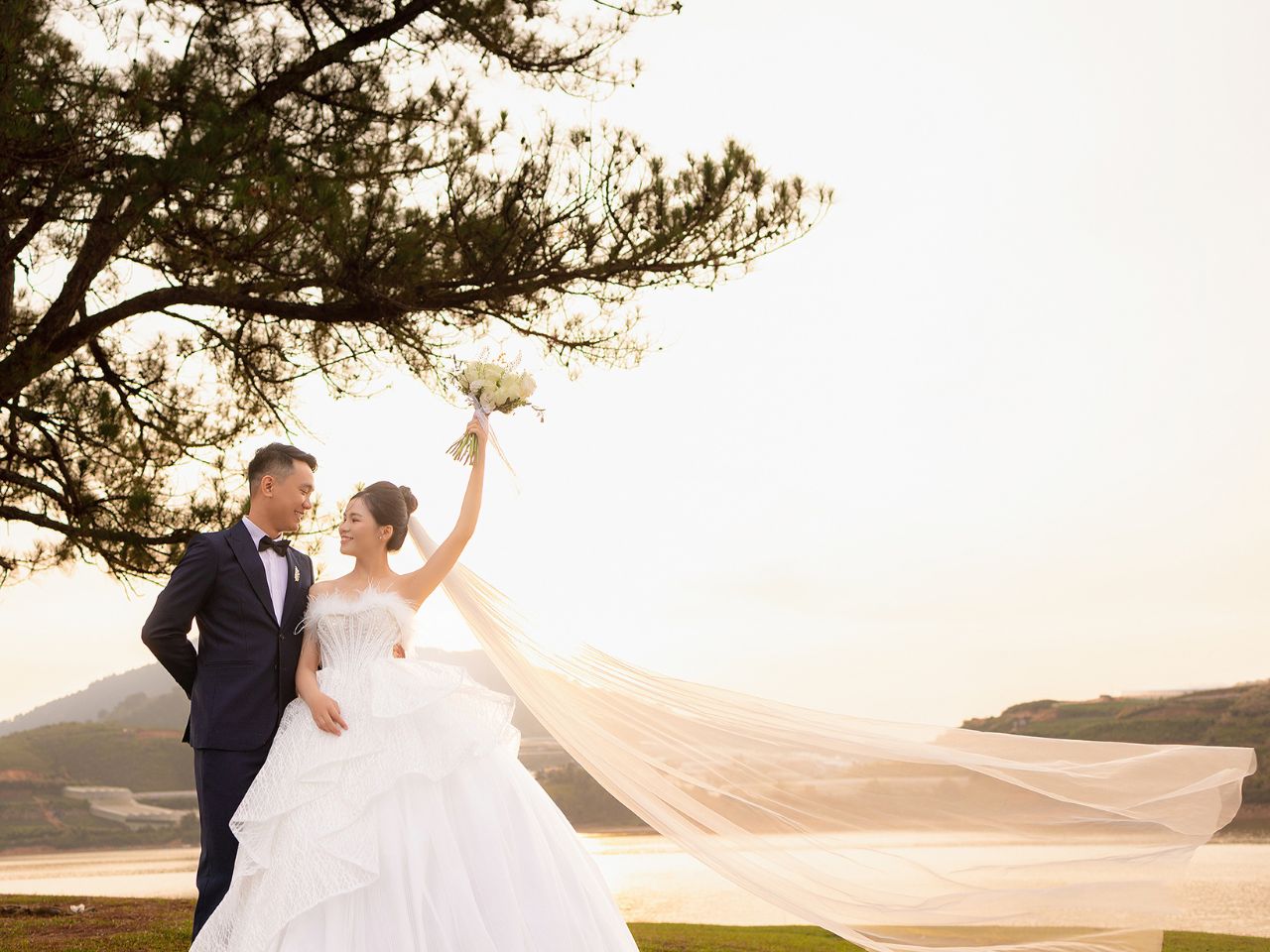 15 Mẫu Váy Cưới Công Chúa Đẹp Lộng Lẫy Không Thể Rời Mắt