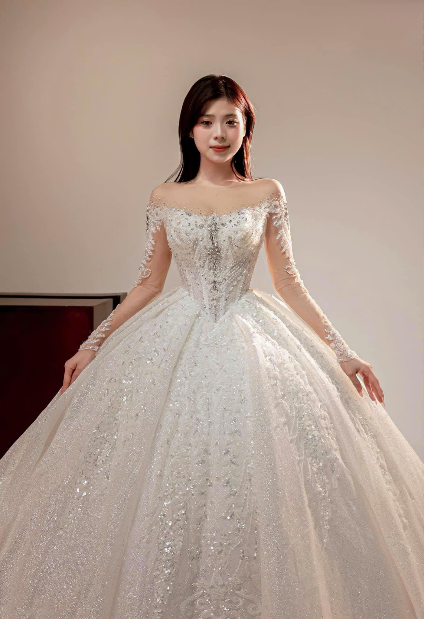 vay cuoi dai tay dinh da