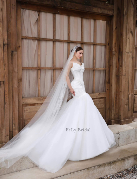 Váy cưới đuôi cá lụa cúp tim quyến rũ