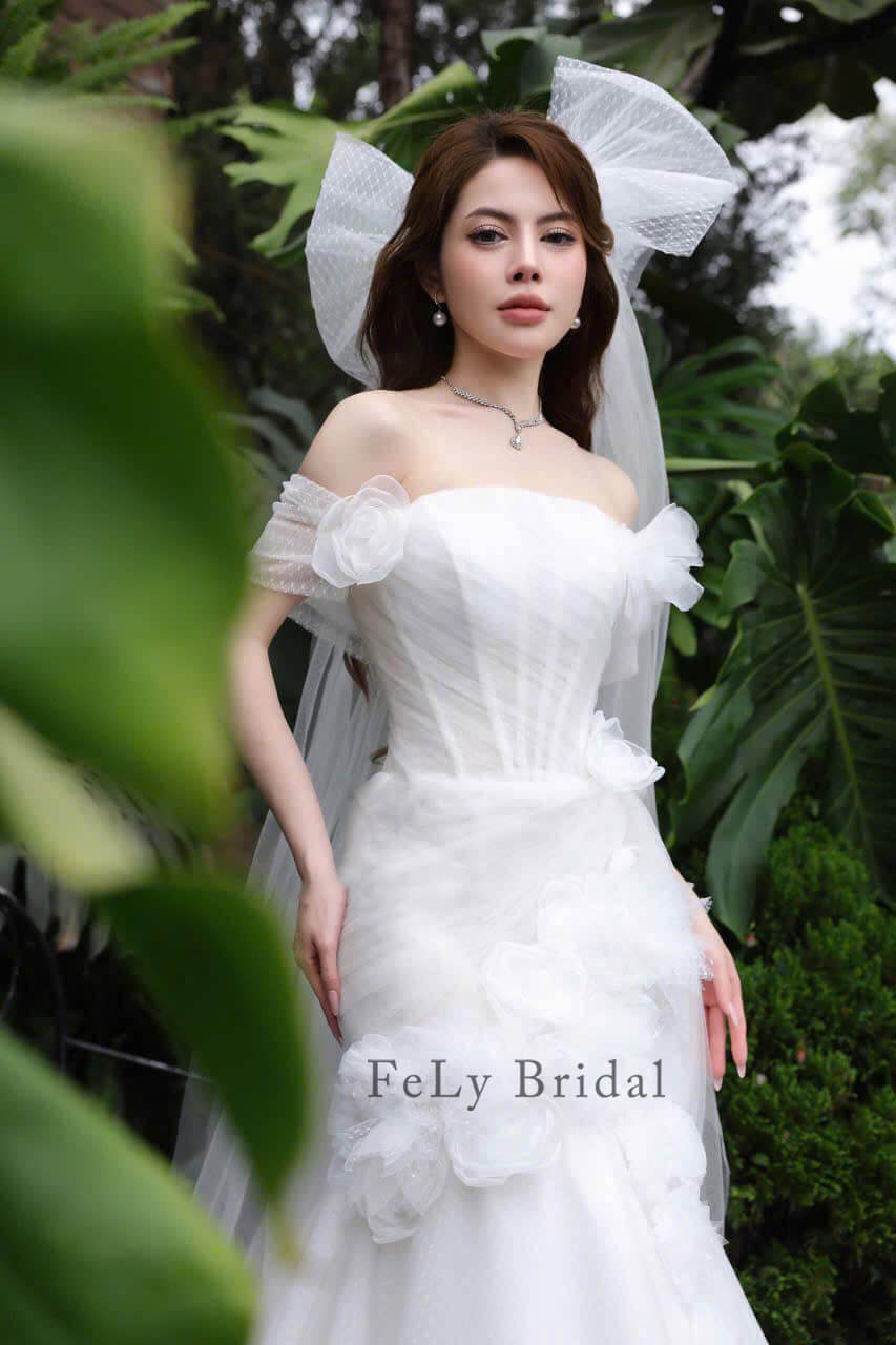 Váy cưới đuôi cá hoa mây Váy cưới đuôi cá hoa mây