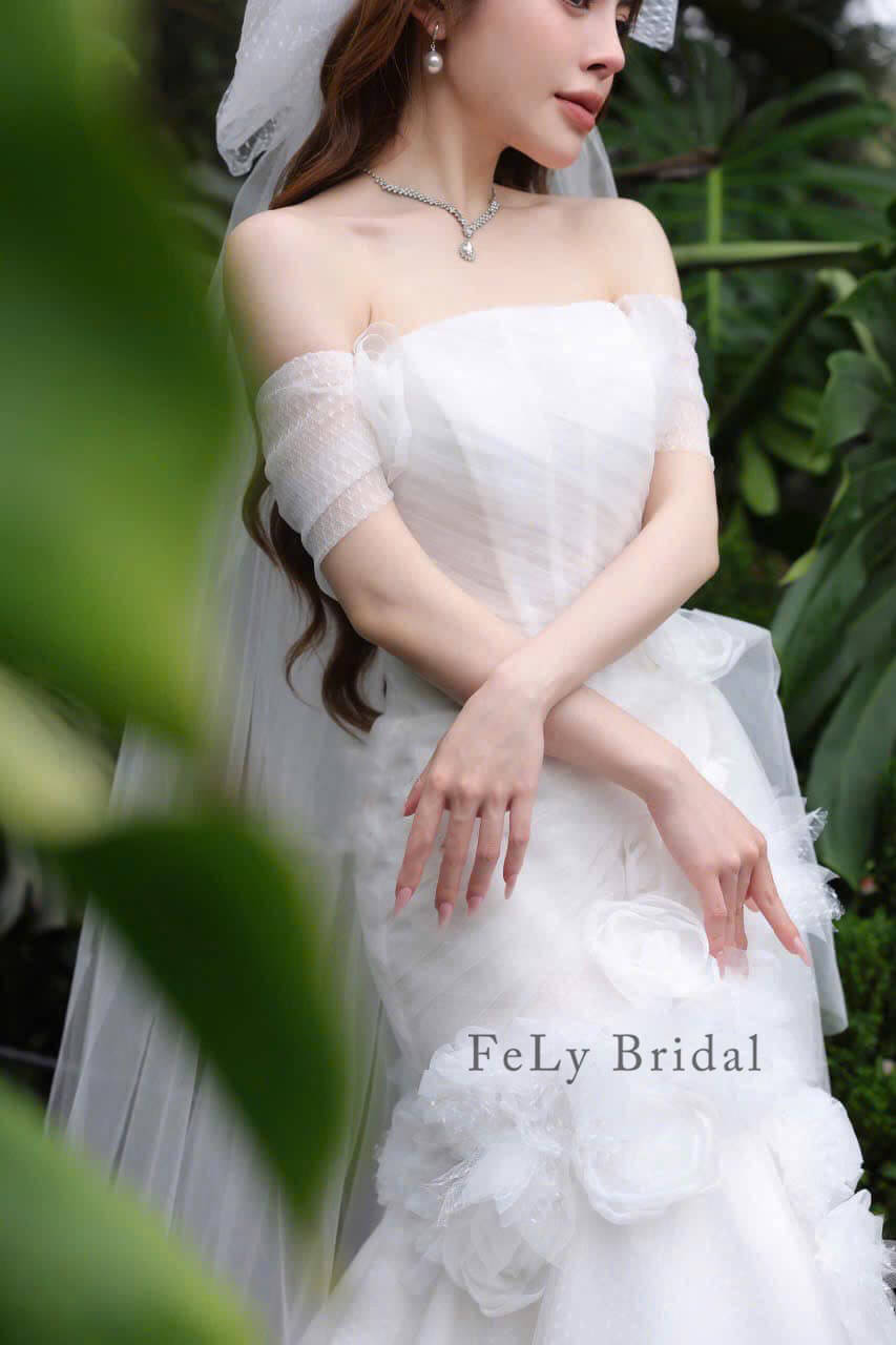 Váy cưới đuôi cá hoa mây Váy cưới đuôi cá hoa mây