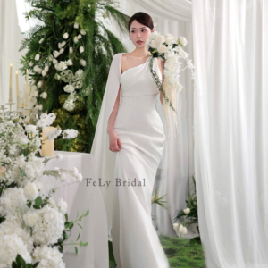 Váy cưới đuôi cá lụa trễ vai cape quý phái