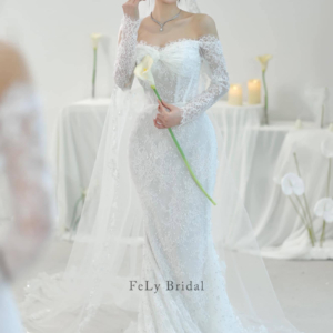 Váy cưới đuôi cá ren tay dài xuyên thấu