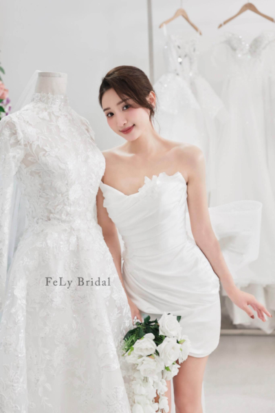 Váy cưới ngắn nơ lưng