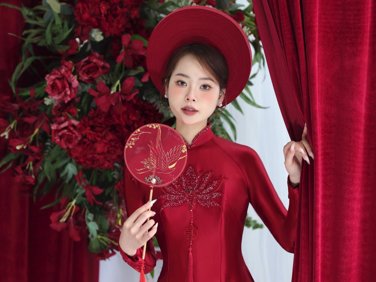 Mẫu Áo Dài Kết Cườm Đẹp Nhất Ngày Ăn Hỏi Cô Dâu