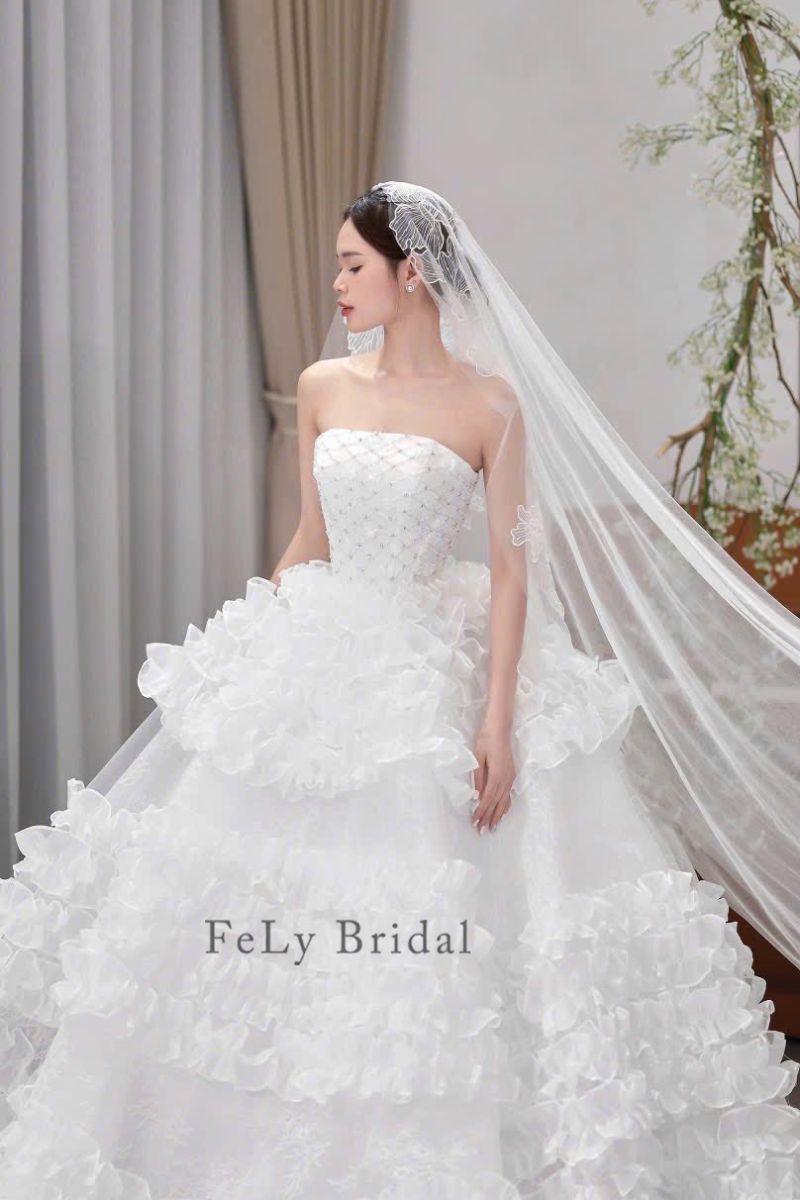 Váy cưới công chúa bồng tầng lụa lưới mắt to
