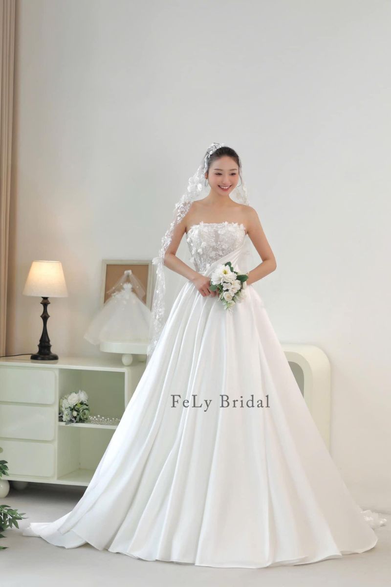 Váy cưới Vũ Cát Tường