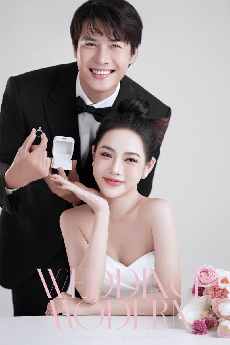 chup anh cuoi nen mac vest mau gi 1