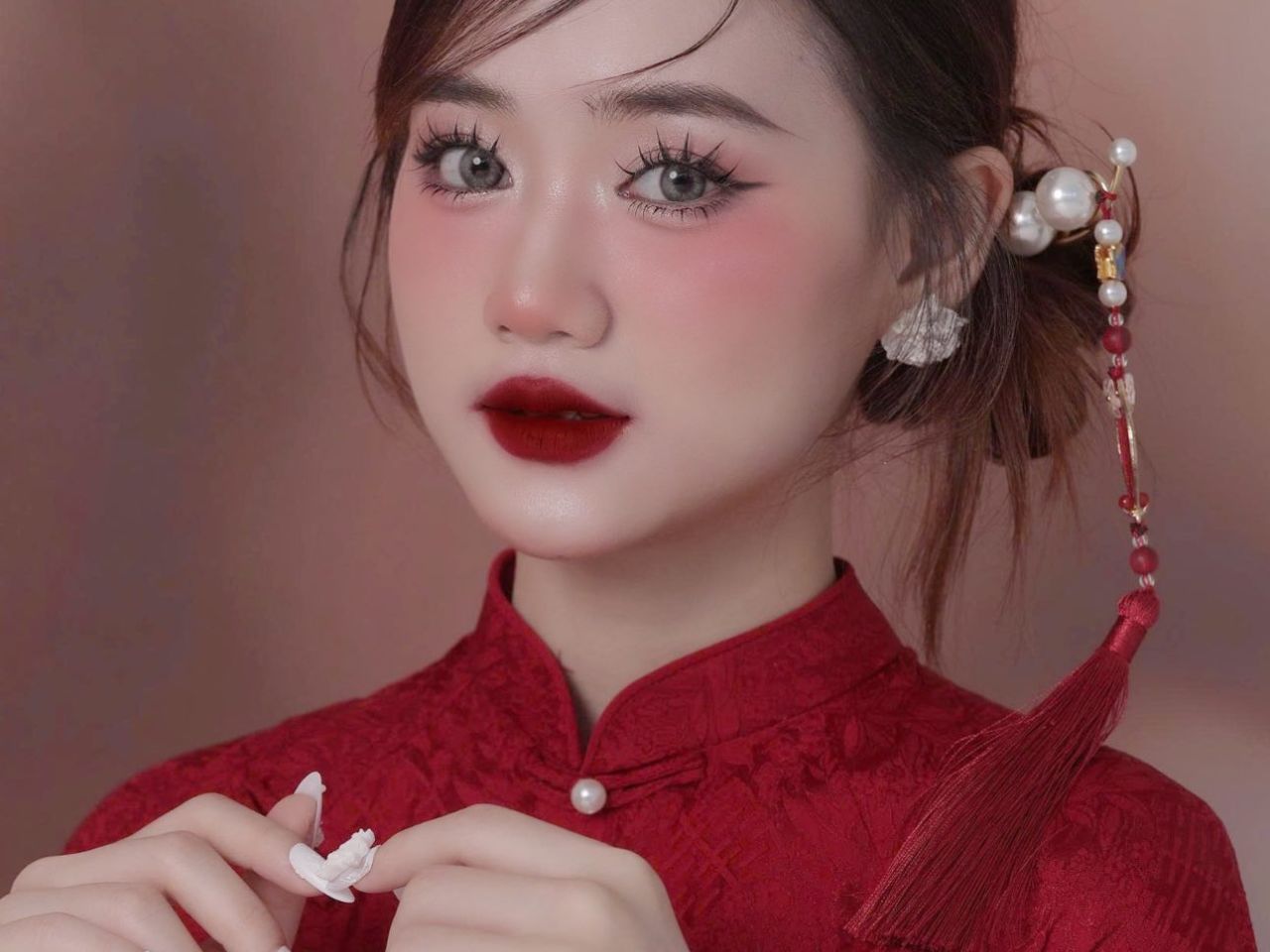 Top 5 Kiểu Makeup Cô Dâu Tone Đỏ Được Ưa Chuộng Nhất Hiện Nay