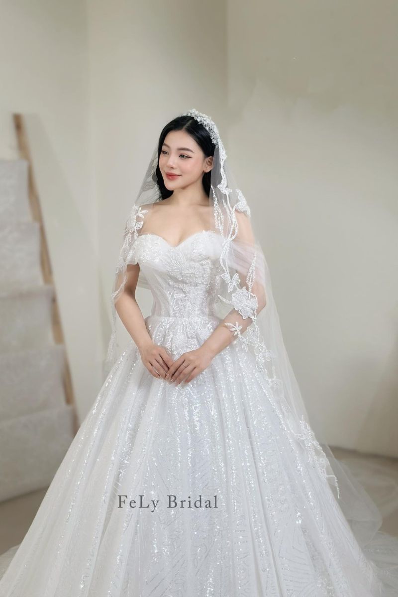 mau vay cuoi cho co dau 1m50 11