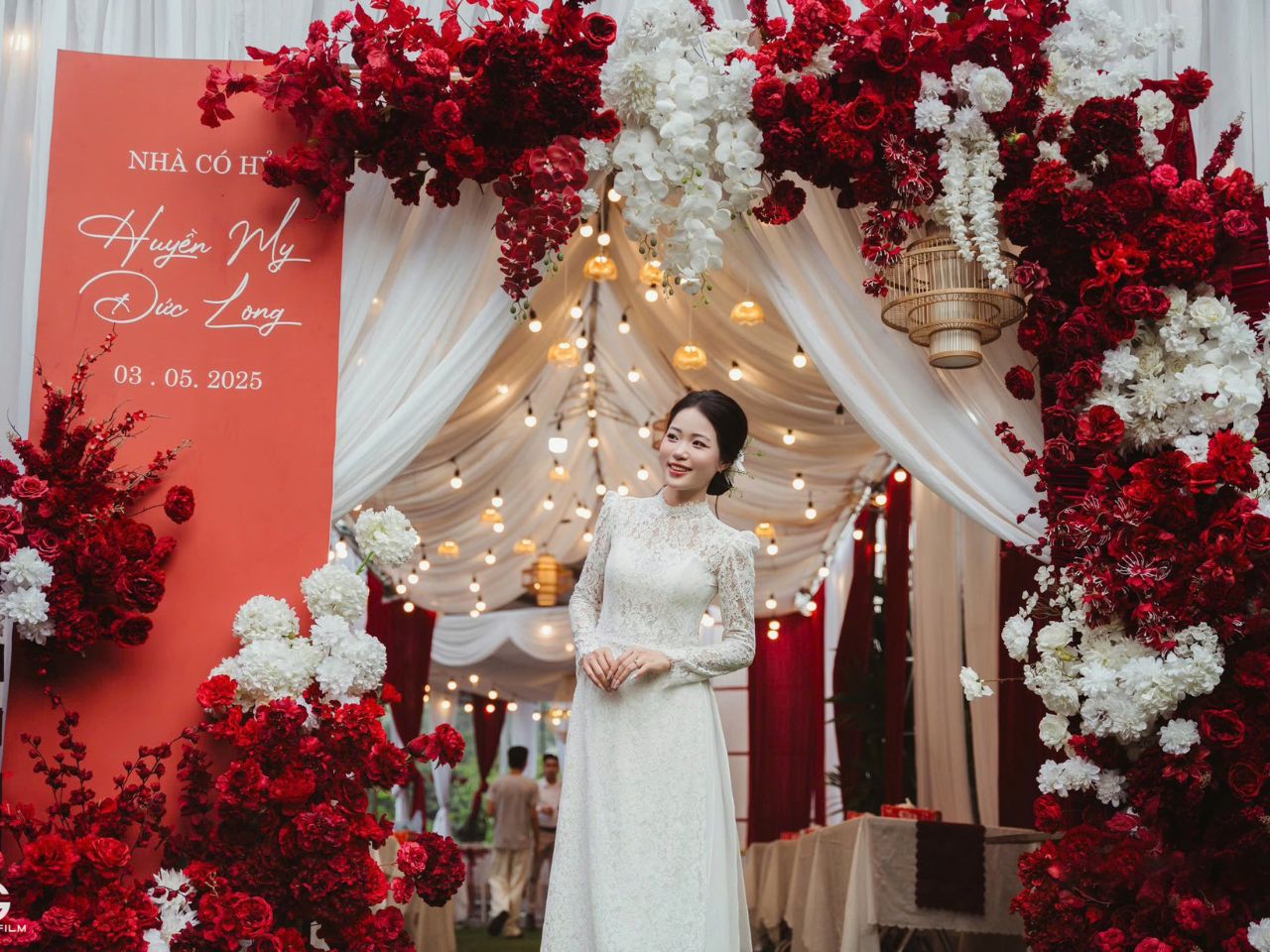 Ăn Hỏi Mặc Gì? Gợi Ý Trang Phục Đẹp Cho Cô Dâu, Chú Rể Và Gia Đình