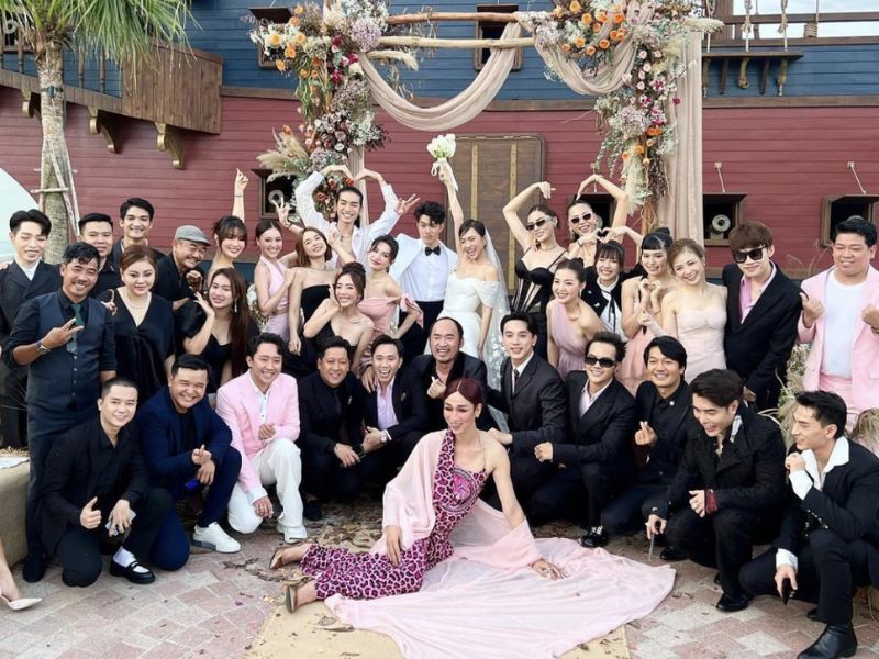 cach phoi do dam cuoi cho nam 3