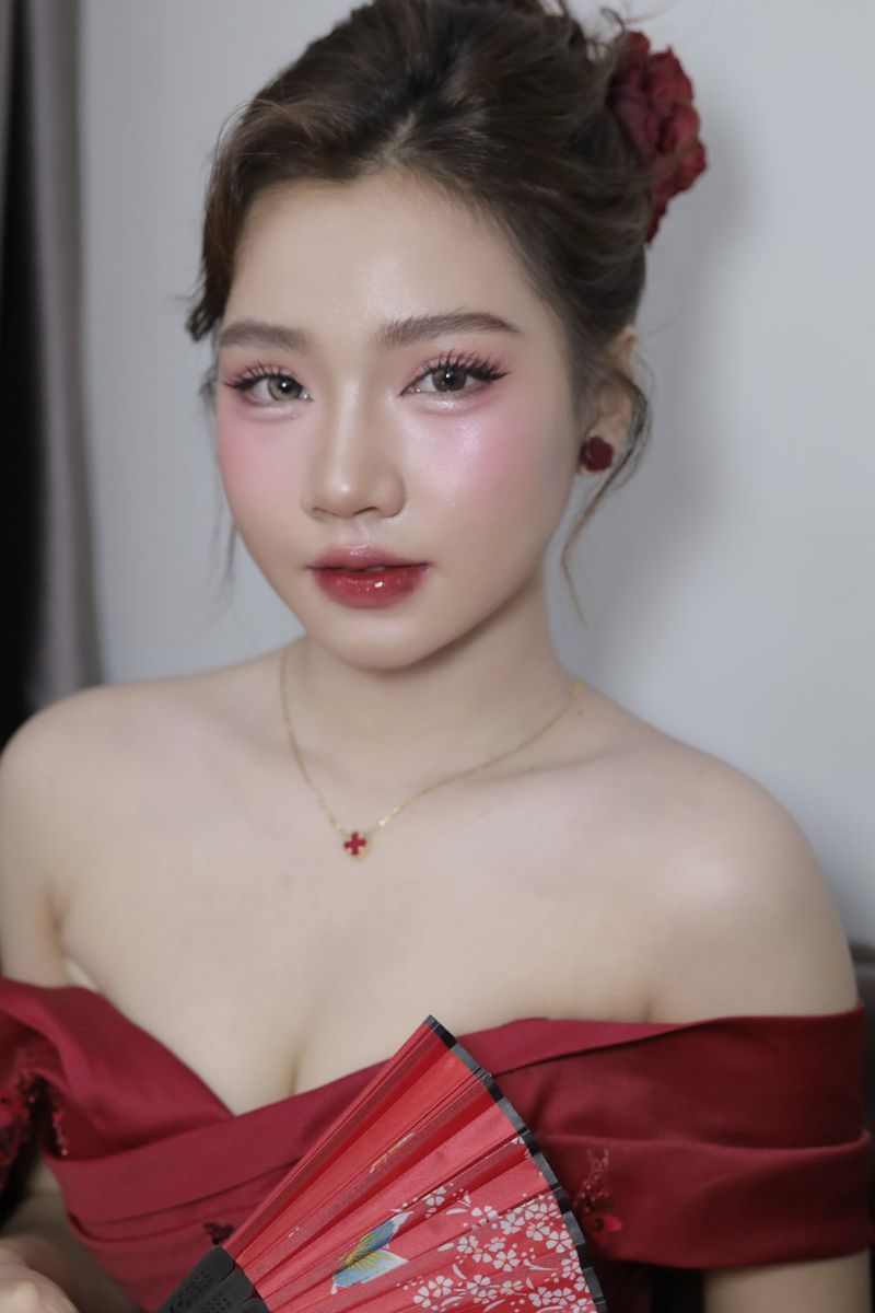 kieu toc co dau mat tron 4