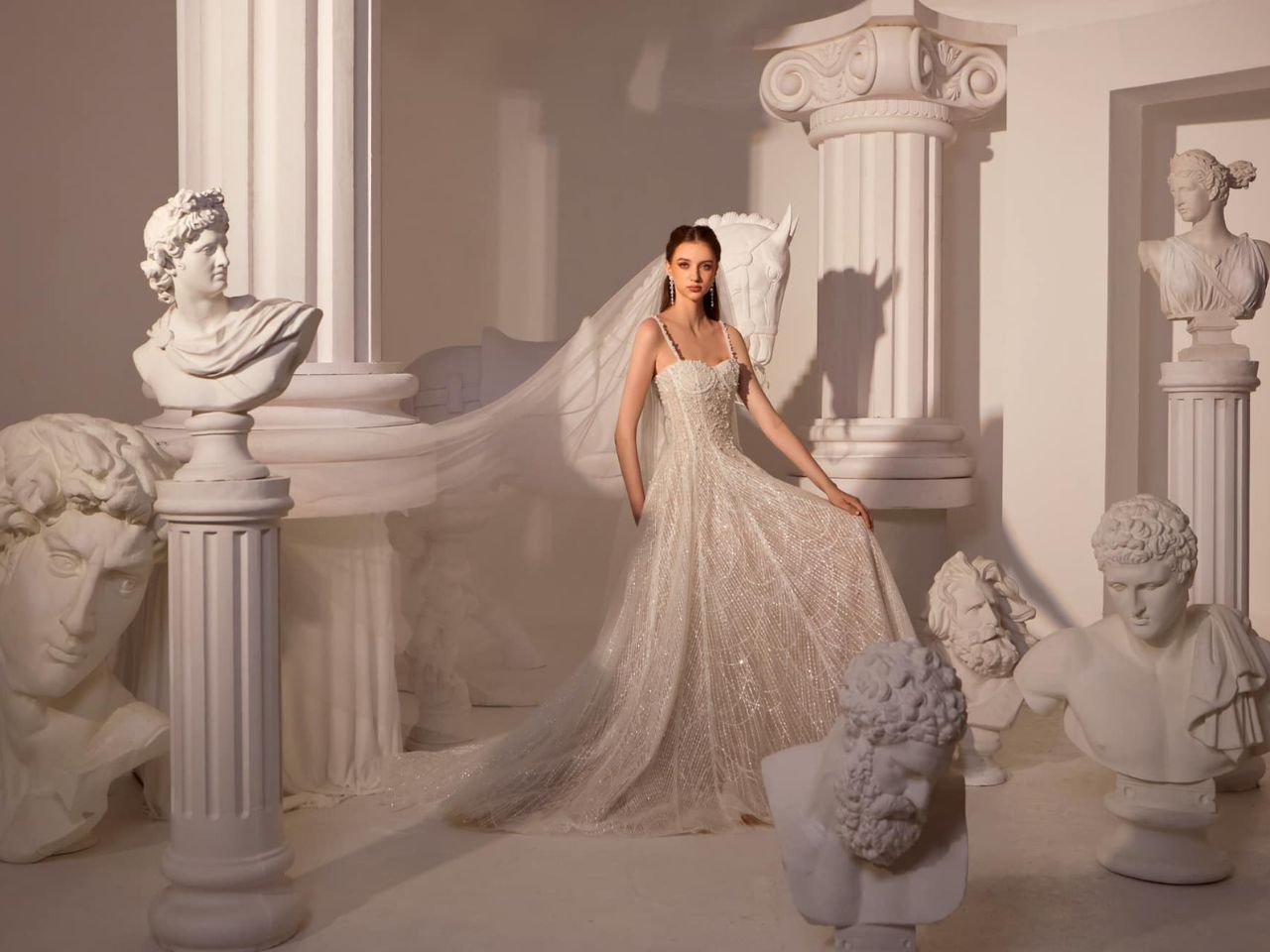 Mẫu Váy Cưới Phong Cách Hy Lạp Đẹp Mê Hồn – Nét Đẹp Nhẹ Nhàng Như Gió