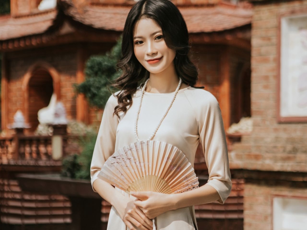 Gợi Ý Tip Chụp Ảnh Áo Dài Ở Chùa Đậm Chất Truyền Thống