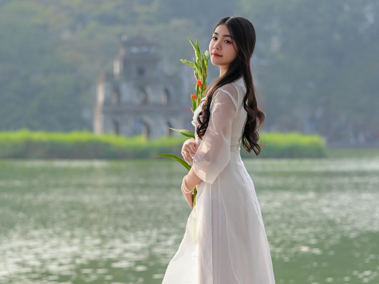 Studio Chụp Ảnh Áo Dài Đẹp Tại Hà Nội – Lưu Giữ Nét Duyên Việt