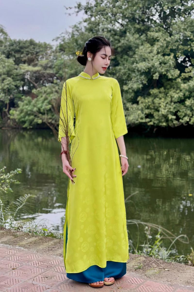 ao dai cuoi mau vang 3