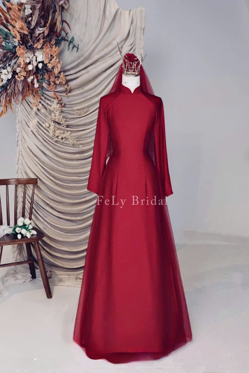 Áo dài đỏ trơn truyền thống