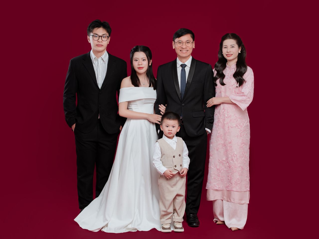 Xu hướng chụp ảnh đại gia đình đẹp, hiện đại và ấm áp 2025