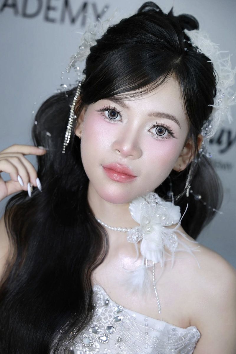 make up co dau tone hong 8