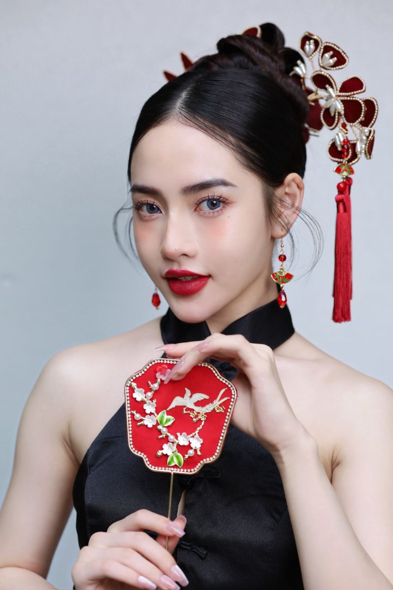 trang diem co dau trung hoa 1