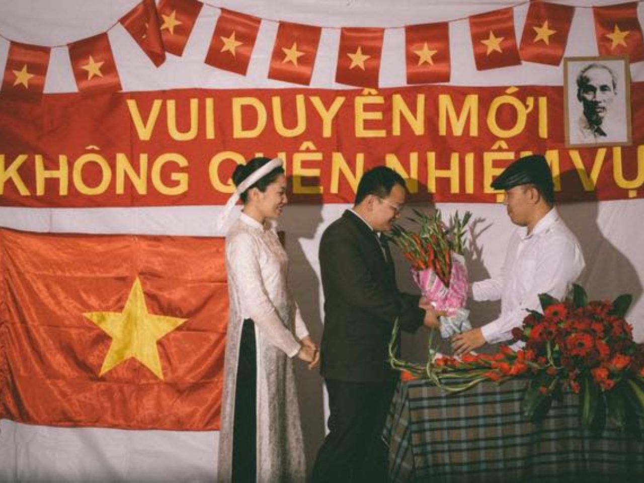 Tìm Hiểu Chi Tiết Trang Phục Cưới Truyền Thống Qua Các Thời Kì