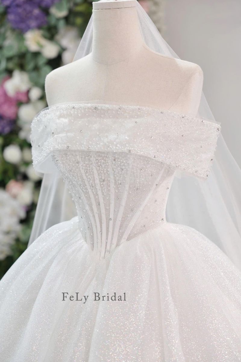 vay cuoi corset 6