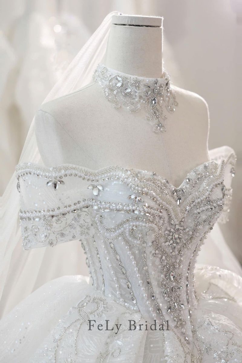 vay cuoi corset 8